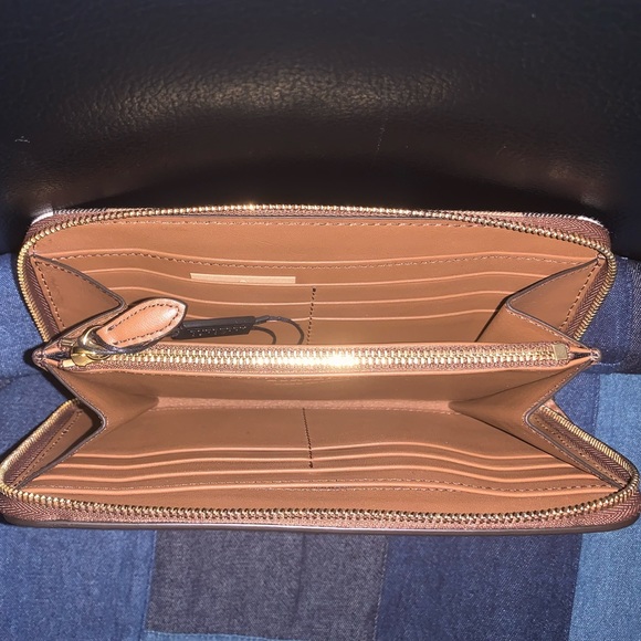 Burberry Brown House Check Canvas and Leather Elmore Zip Round Wallet - Picture 2 of 4